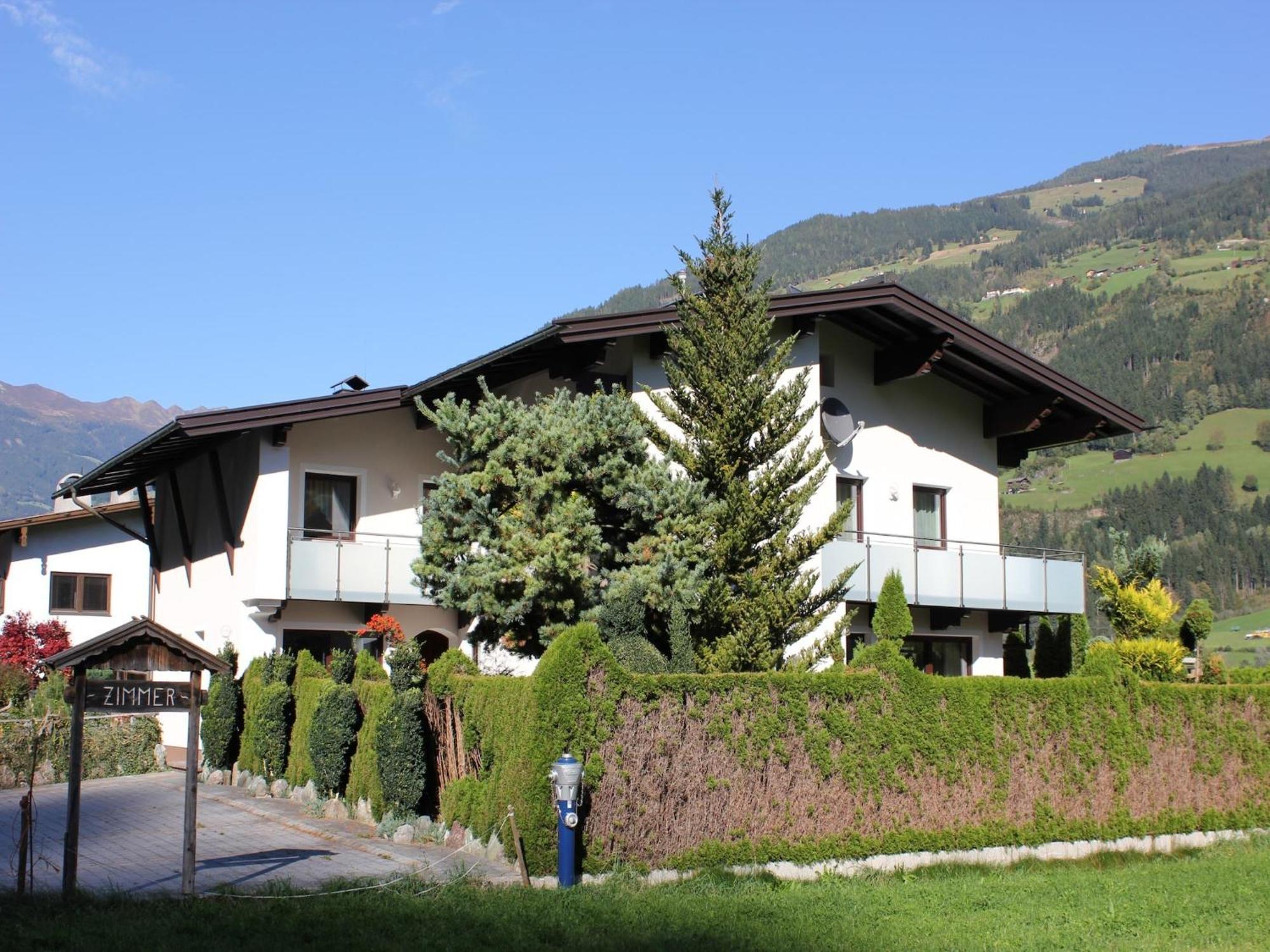 Cozy Apartment In Aschau Im Zillertal Near Ski Lift Exteriör bild
