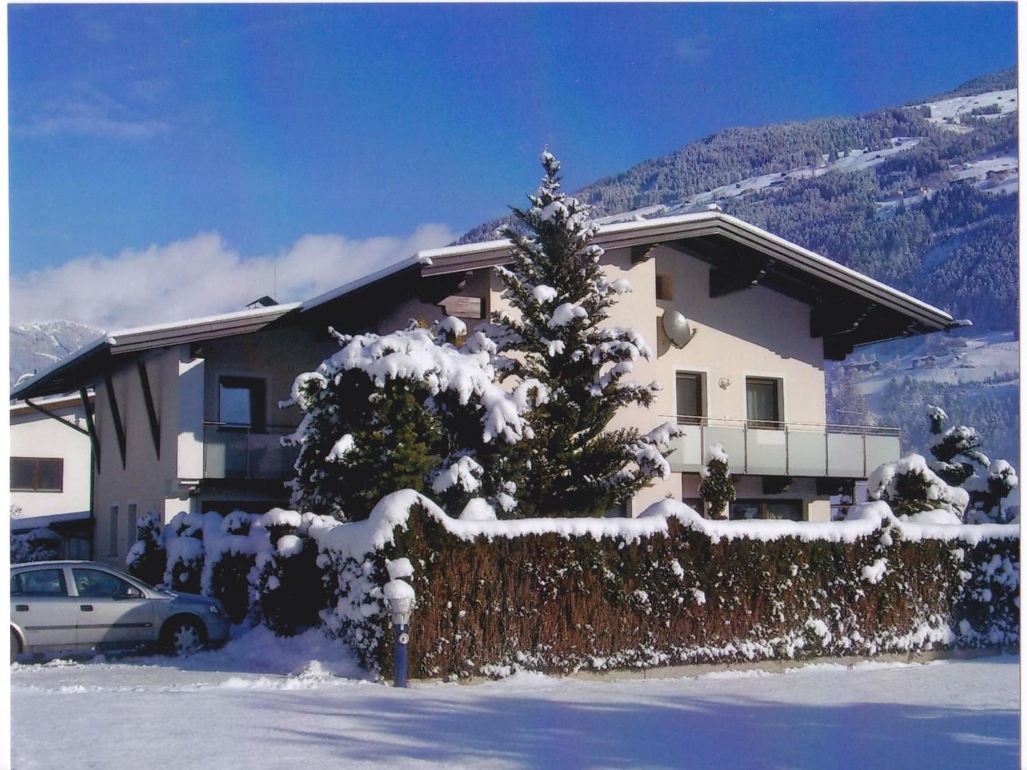 Cozy Apartment In Aschau Im Zillertal Near Ski Lift Exteriör bild
